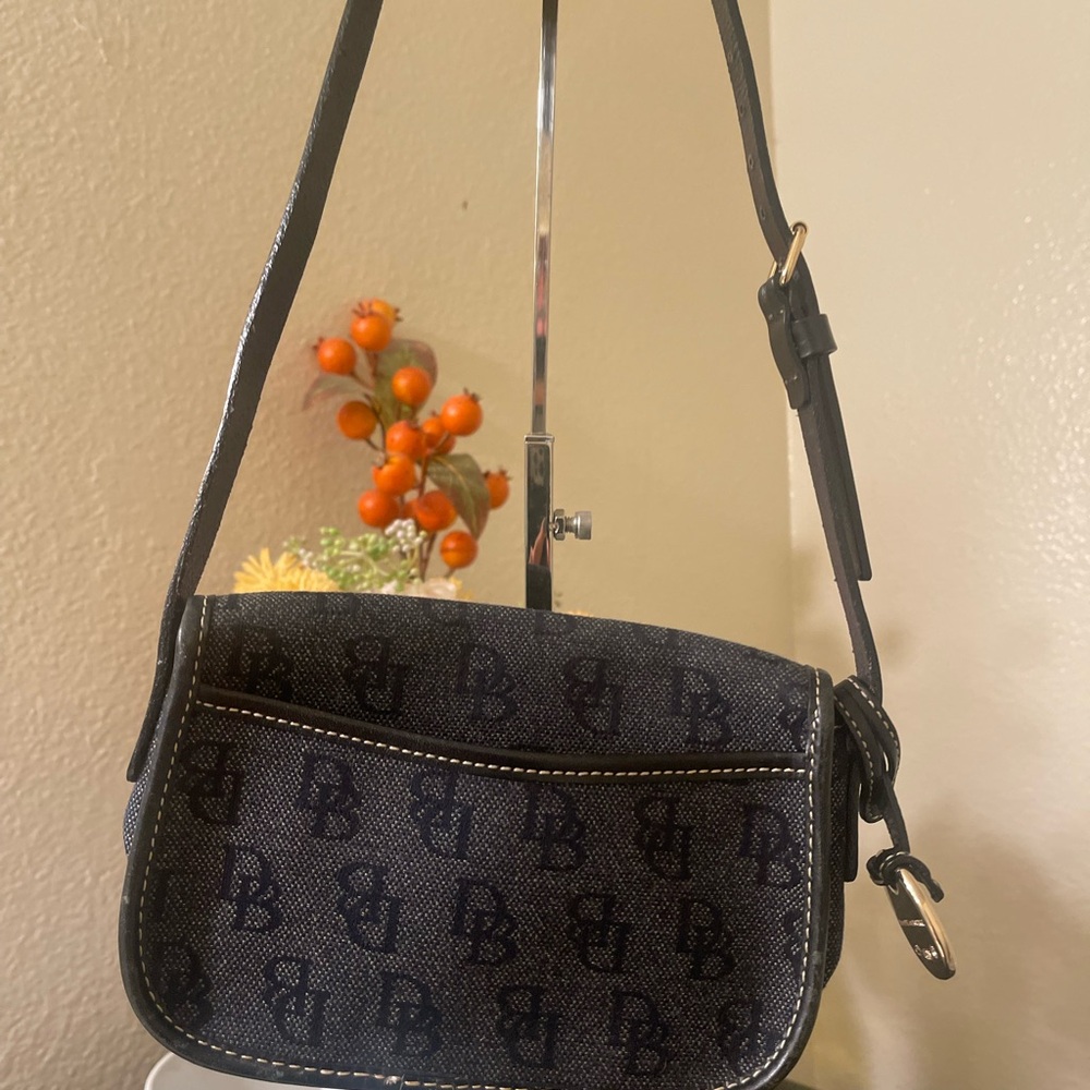 Dooney & Bourke Denim Monogram Crossbody Bag w hang tag can fit big iPhone - Picture 6 of 8